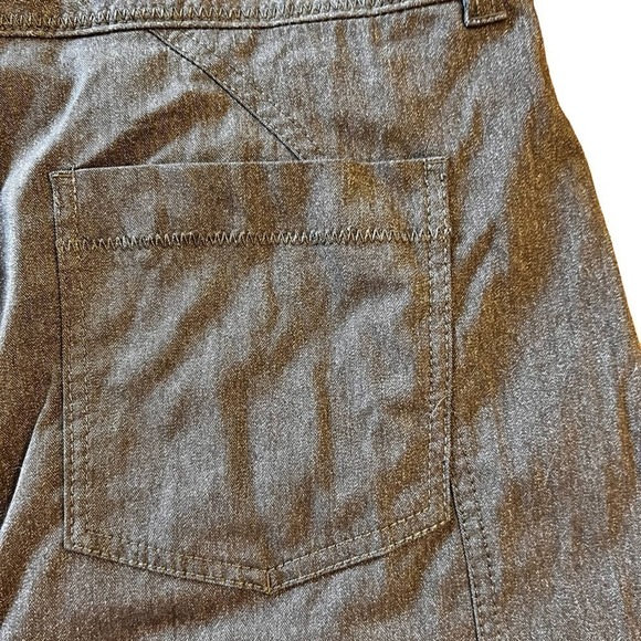 Like New,  Athleta Skirt,  in Womens Size 10.  Beautiful Taupe Color. - Picture 8 of 12